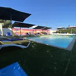 Hotel Des 4 Vents Esprit Camargue Parking Privé Gratuit 3*
